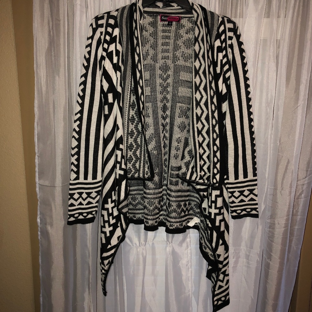 Black & White Tribal Cover-Up • L • Say What?